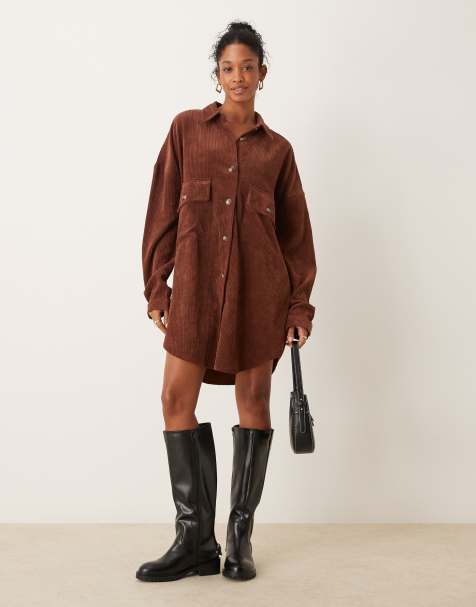 ASOS DESIGN – Czekoladowa sztruksowa sukienka koszulowa oversize z obniżonymi kieszeniami - view 1