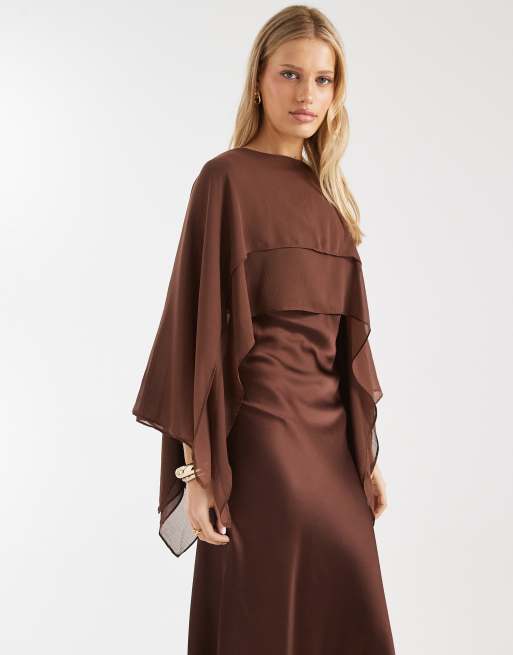 ASOS DESIGN – Czekoladowa szyfonowa sukienka maxi z pelerynką, 2 z 4