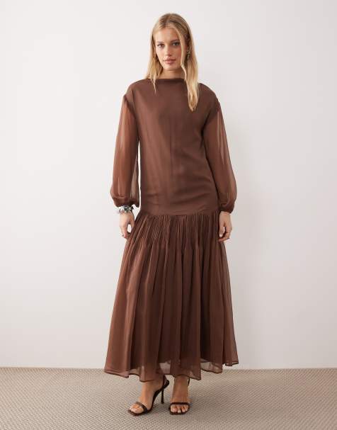 ASOS DESIGN – Czekoladowa szyfonowa sukienka maxi z prostym dekoltem i godetami - view 1
