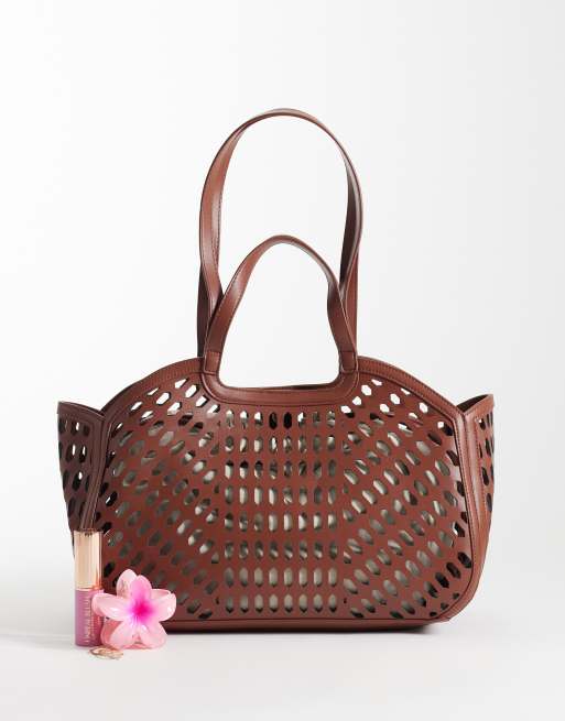 ASOS DESIGN – Czekoladowa torba typu tote z laserowo wyciętym wzorem, 2 z 4
