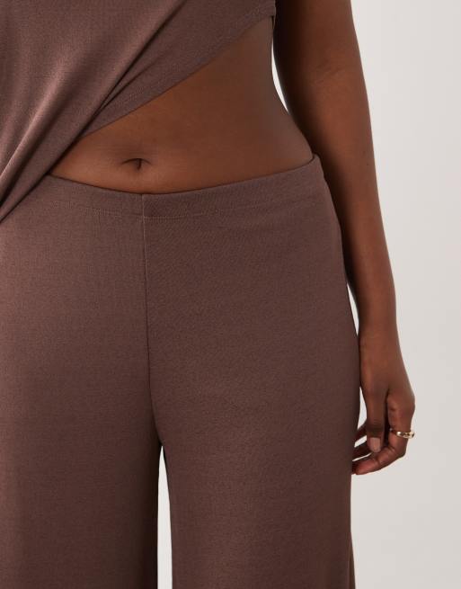 ASOS DESIGN – Czekoladowe prześwitujące spodnie z szerokimi nogawkami, część zestawu, 4 z 5