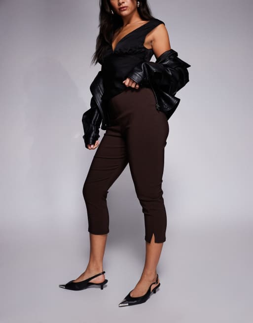ASOS DESIGN – Czekoladowe spodnie capri o wydłużonym fasonie z bengaliny z rozcięciami na dole