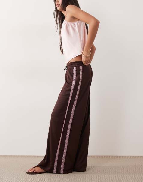 ASOS DESIGN – Czekoladowe trykotowe joggersy z szerokimi nogawkami i koronką - view 1
