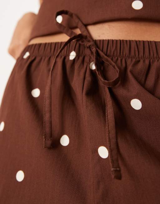 ASOS DESIGN – Czekoladowe wciągane króciutkie szorty w groszki, 5 z 5
