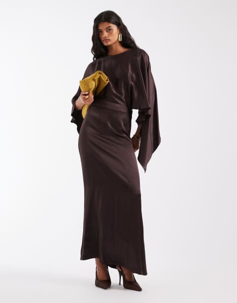 ASOS DESIGN – Czekoladowobrązowa satynowa sukienka maxi z narzutką - view 1