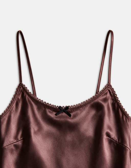 ASOS DESIGN – Czekoladowobrązowa satynowa sukienka mini na ramiączkach, 7 z 8