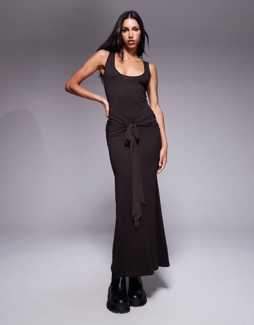 ASOS DESIGN – Czekoladowobrązowa wiązana z przodu sukienka maxi z dekoltem w kształcie litery U