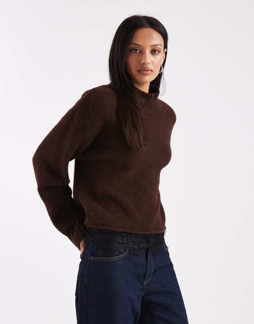 ASOS DESIGN – Czekoladowobrązowy dzianinowy sweter z domieszką wełny z koronkowym wykończeniem