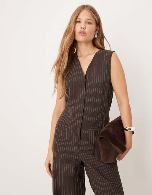 ASOS DESIGN – Czekoladowobrązowy kombinezon z dekoltem w szpic i wzorem w prążki, 2 z 4