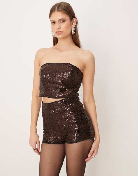 ASOS DESIGN – Czekoladowobrązowy zestaw cekinowy: top z dekoltem bandeau i bardzo krótkie szorty - view 1