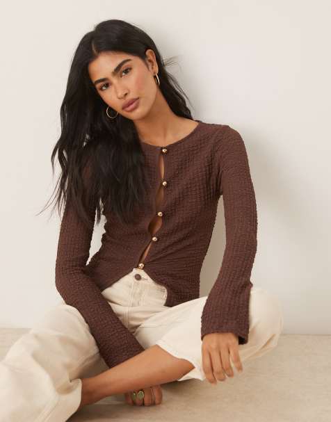 ASOS DESIGN – Czekoladowy fakturowany top z długimi rękawami zapinany na guziki - view 1