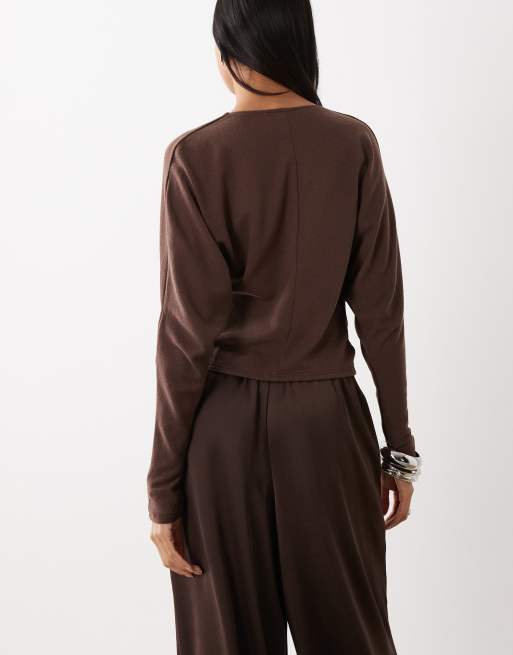 ASOS DESIGN – Czekoladowy luźny top z modalu ze skręconym przodem, 4 z 4