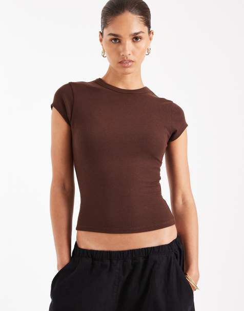 ASOS DESIGN – Czekoladowy miękki dopasowany T-shirt o wydłużonym fasonie - view 1