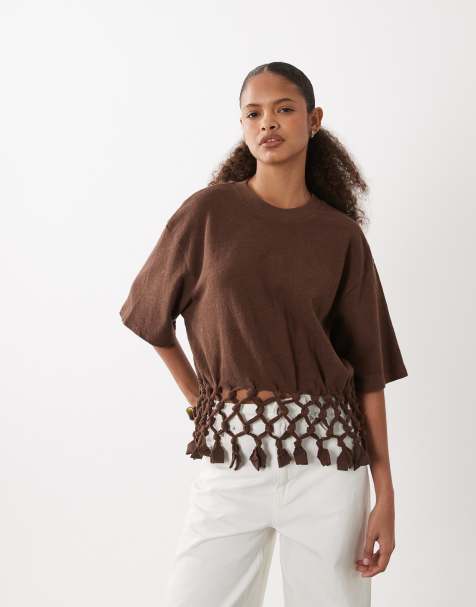 ASOS DESIGN – Czekoladowy pudełkowy T-shirt z makramowym dołem - view 1