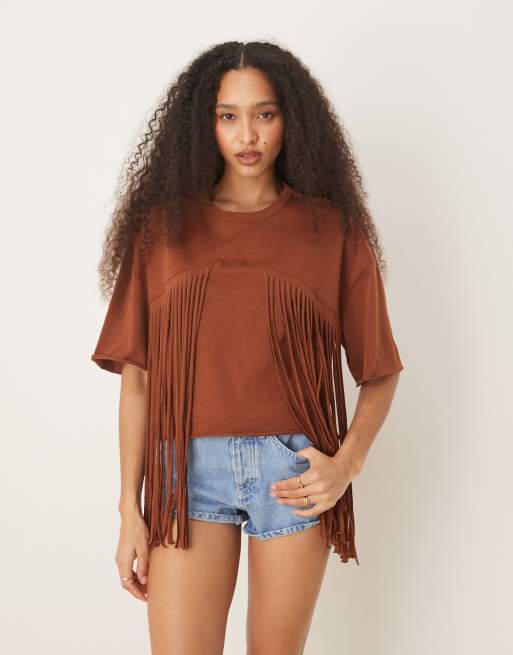 ASOS DESIGN – Czekoladowy T-shirt o krótkim fasonie i pudełkowym kroju z frędzlami