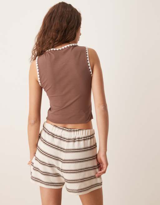 ASOS DESIGN – Czekoladowy top bez rękawów z kremowym przeszyciem, 3 z 4
