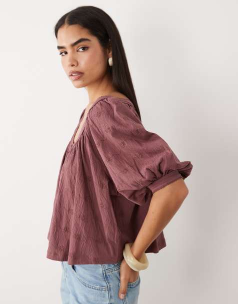 ASOS DESIGN – Czekoladowy top z haftem angielskim zapinany na guziki z obszernymi rękawami z obcisłym mankietem - view 1