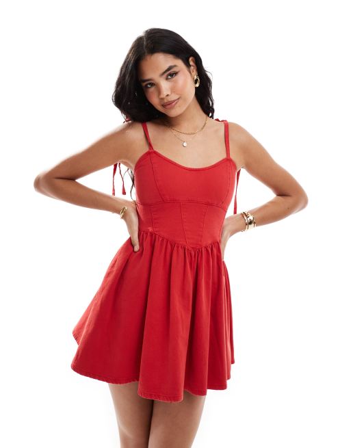 ASOS DESIGN – Czerwona miękka jeansowa sukienka mini z wiązanymi ramiączkami