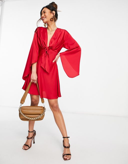 ASOS DESIGN – Czerwona satynowa sukienka mini ze zwiewnymi rękawami i wiązaniem z przodu