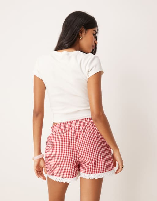 ASOS DESIGN – Czerwone szorty w kratkę vichy obszyte koronką, 4 z 5