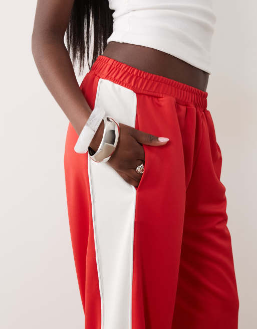 ASOS DESIGN – Czerwone trykotowe spodnie z szerokimi nogawkami i wypustkami, 4 z 5