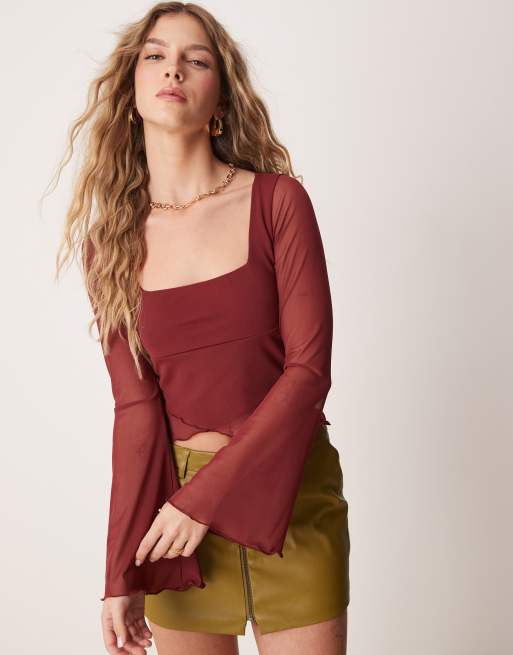 ASOS DESIGN – Czerwonofioletowy top siateczkowy z rozkloszowanymi rękawami i falowanym wykończeniem