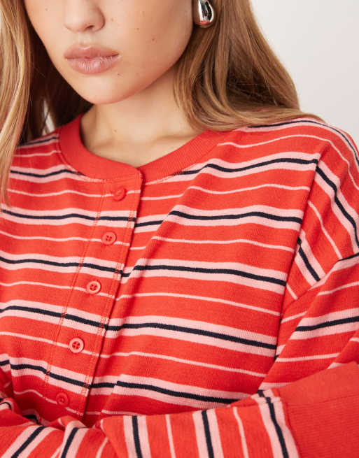 ASOS DESIGN – Czerwony fakturowany top w paski z dekoltem henley, 2 z 4