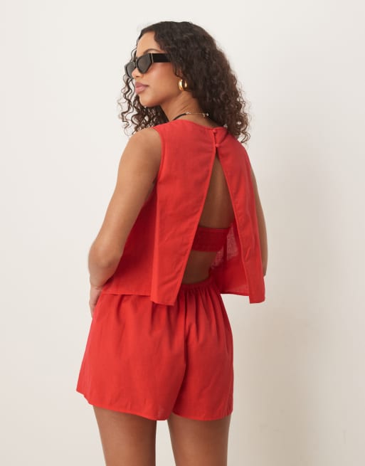 ASOS DESIGN – Czerwony krótki kombinezon dwuwarstwowy z odkrytymi plecami, 2 z 4