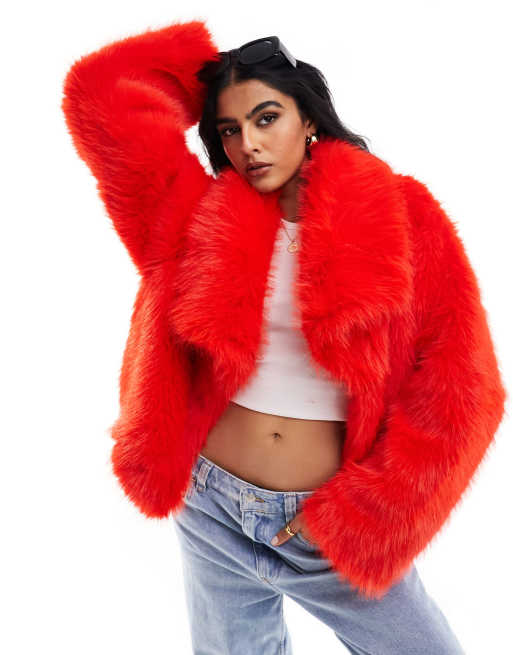ASOS DESIGN – Czerwony krótki płaszcz ze sztucznego futra, 3 z 4