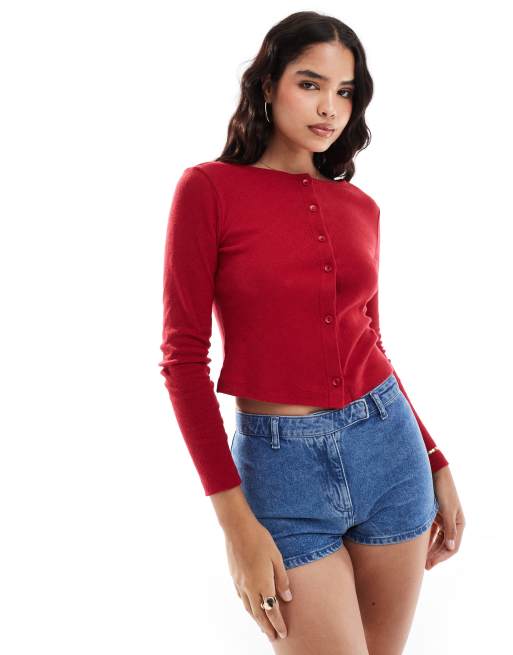 ASOS DESIGN – Czerwony przylegający top z dzianiny pointelle z zapięciem na guziki i długimi rękawami
