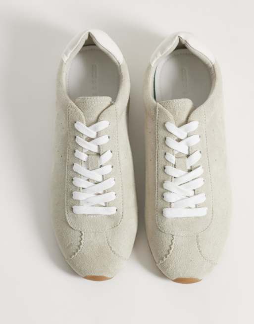 ASOS DESIGN – Dabble – Schmale Sneaker zum Schnüren aus Wildlederimitat in Grau, 2 von 5