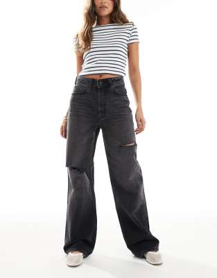 ASOS DESIGN - Dad-Jeans in verwaschenem Schwarz mit Zierrissen