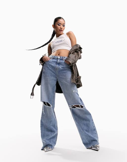 ASOS DESIGN - Dad jeans met wijde pijpen en scheuren in middenblauw, 3 van 5