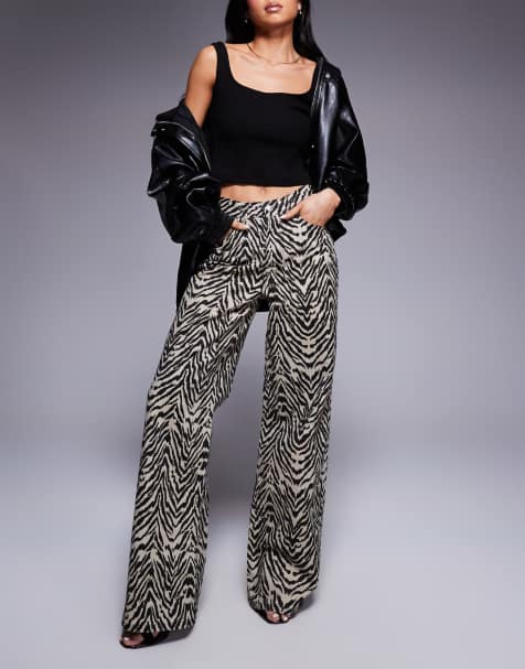 ASOS DESIGN – Dad-Jeans mit niedrigem Bund und Zebramuster - view 1