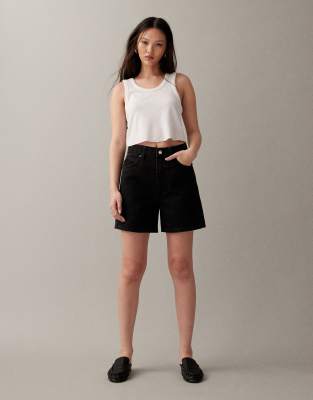 ASOS DESIGN - Dad-Jeansshorts in verwaschenem Schwarz