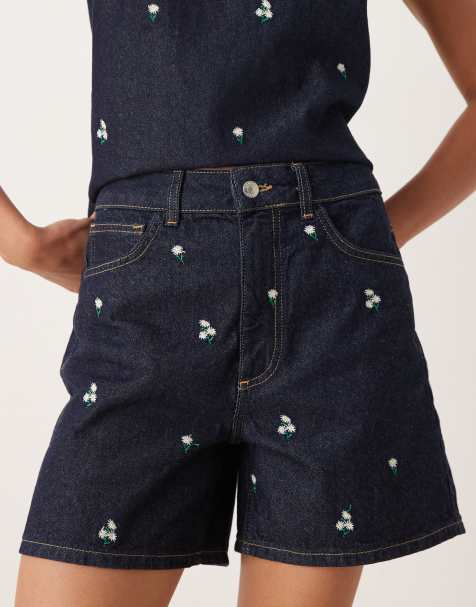 ASOS DESIGN – Dad-Shorts in indigoblauer Rinse-Waschung mit aufgesticktem Blümchenmuster, Kombiteil - view 1
