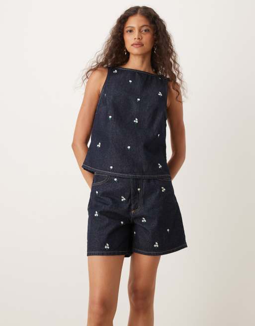 ASOS DESIGN - Dad-shorts med små blomsterbroderier i indigoblå skyllevask - Del af sæt, 3 af 5