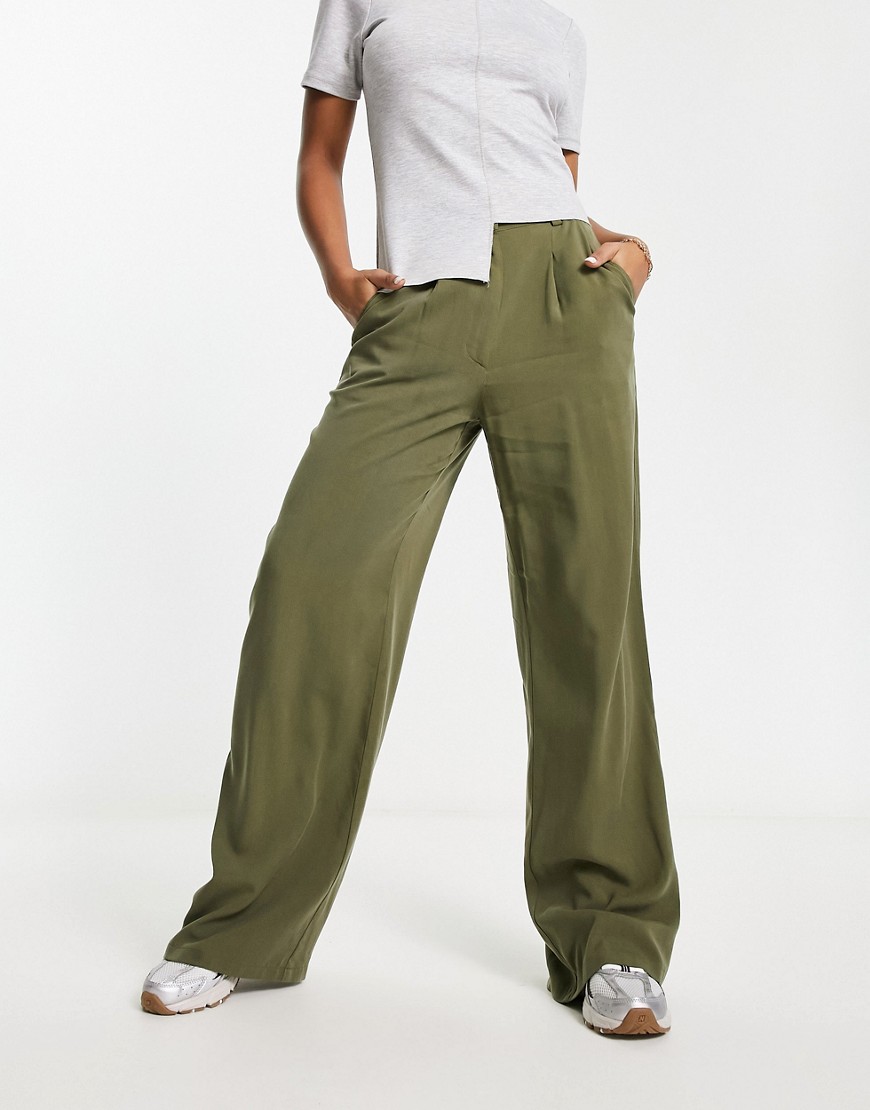 ASOS DESIGN dad trouser in khaki-Green