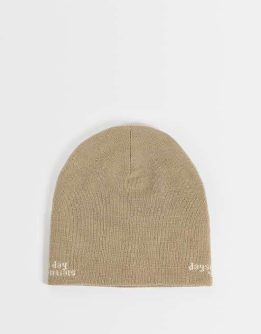ASOS DESIGN day social grafisk skull hue i neutral, 3 af 3
