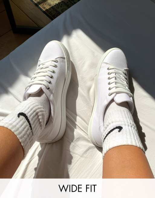 ASOS DESIGN - Day Time - Sneakers chunky flatform stringate pianta larga bianche