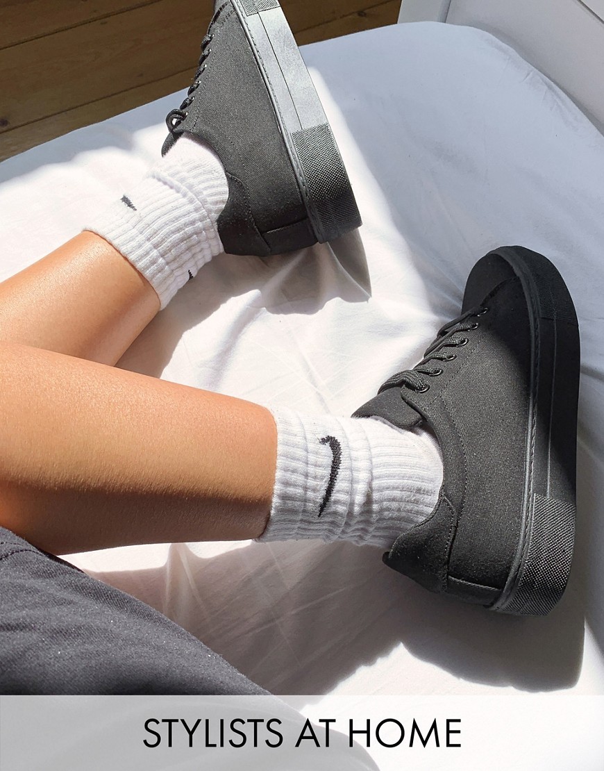 ASOS DESIGN - Day Time - Sneakers met dikke plateauzool en veters in zwart