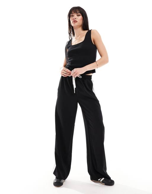 ASOS DESIGN - Débardeur à encolure carrée et bordures en dentelle - Noir, 4 de 4