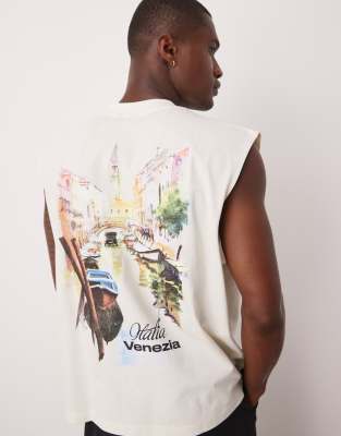 ASOS DESIGN - Débardeur oversize coupe carrée à imprimé ville - Crème-Blanc