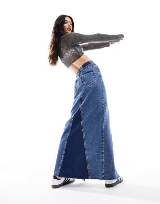 ASOS DESIGN – Dekonstruerad midikjol i denim med asymmetriskt midjeband och mellanljus tvätt
