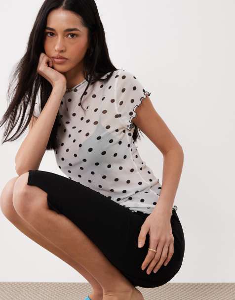 ASOS DESIGN – Delikatnie prześwitujący dopasowany T-shirt w groszki z zabudowanym dekoltem - view 1