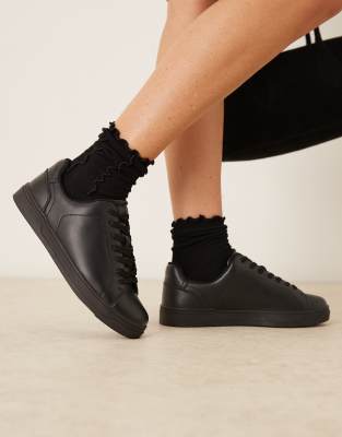 ASOS DESIGN ASOS DESIGN Delta lace up trainer in black