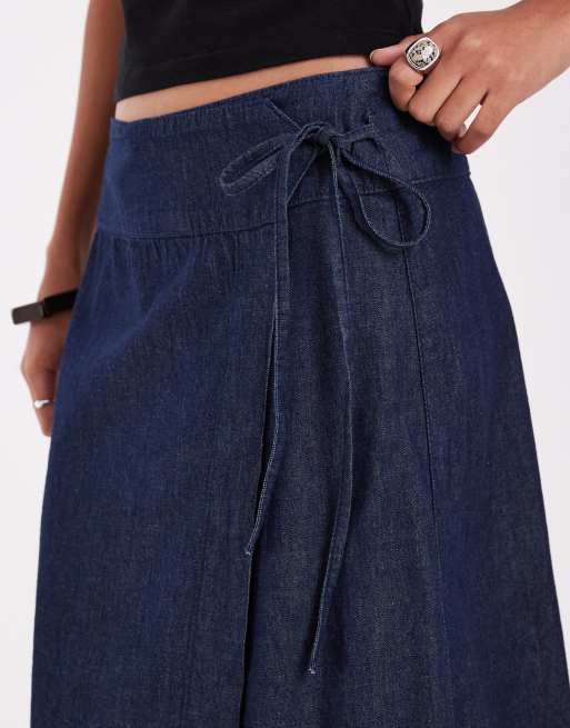ASOS DESIGN denim asymmetrisk omlottkjol i mörk tvätt, 2 av 5