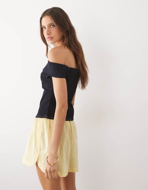ASOS DESIGN denim bardottop in donkerblauw, 3 van 4