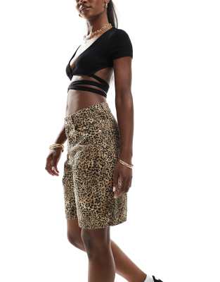 denim bermuda shorts in leopard print-Brown