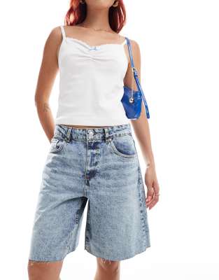 denim Bermuda shorts in mid blue